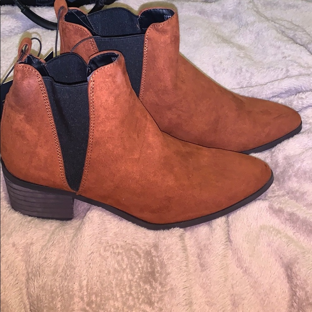 Forever 21 Chelsea boots